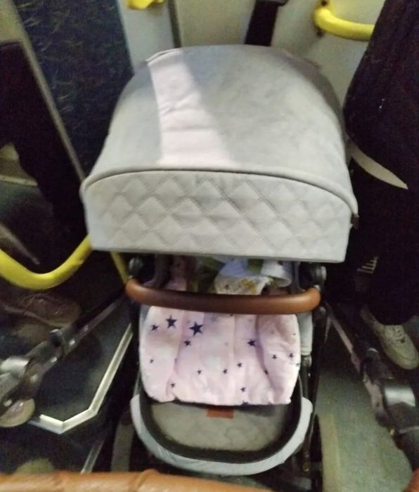 Продам коляску 2в1