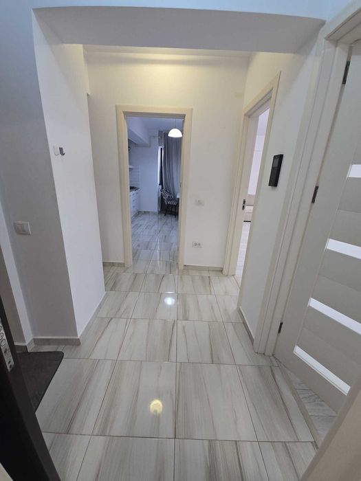inchiriez apartament cu 2 camere in Complex Bucium Confort