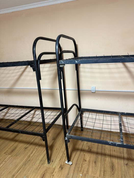 Продам двухярусные кровати