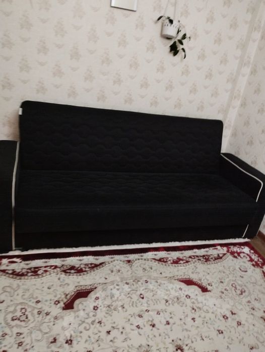 Диван 2 кресла раскладные в отличном состоянии.