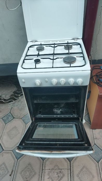 Gaz plita ishlab turibti