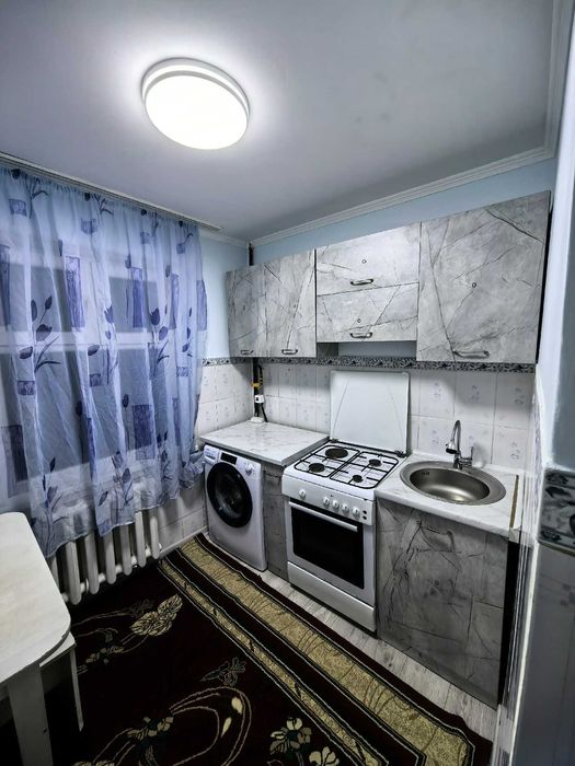 Сдается 2 комнатная квартира в третьем микрорайоне.