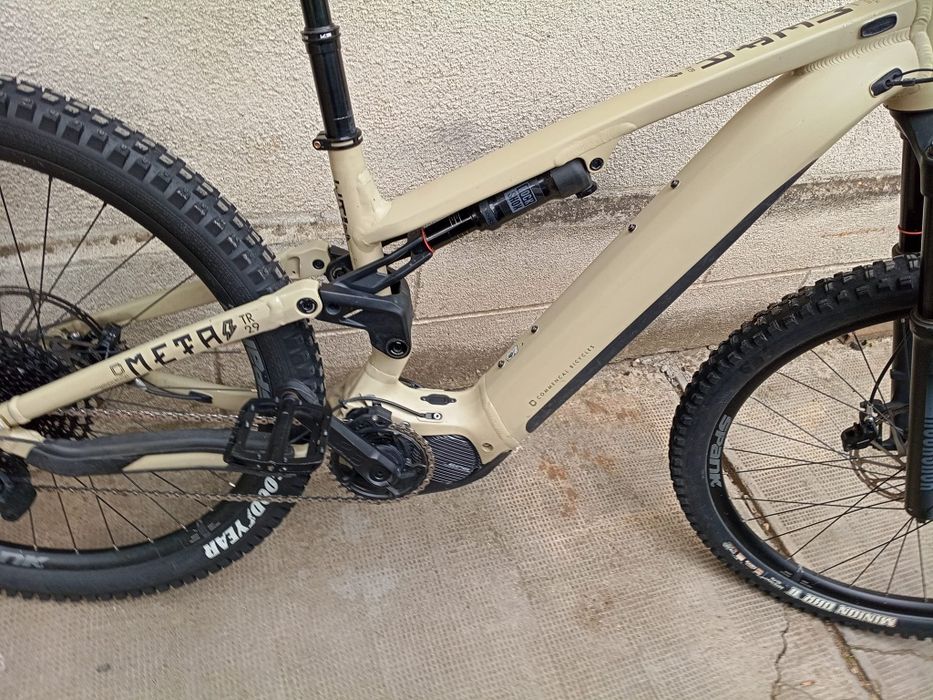 Bicicleta electrică Commencal full suspensie