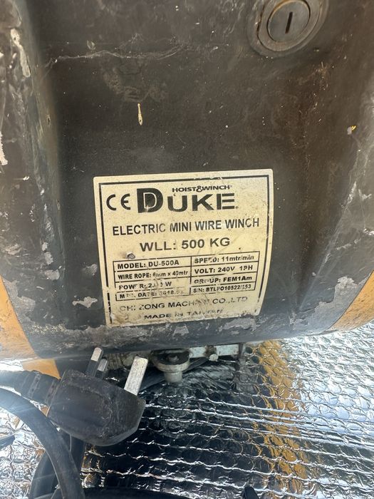 Професионална електрическа лебедка Duke DU-500A – 500 кг