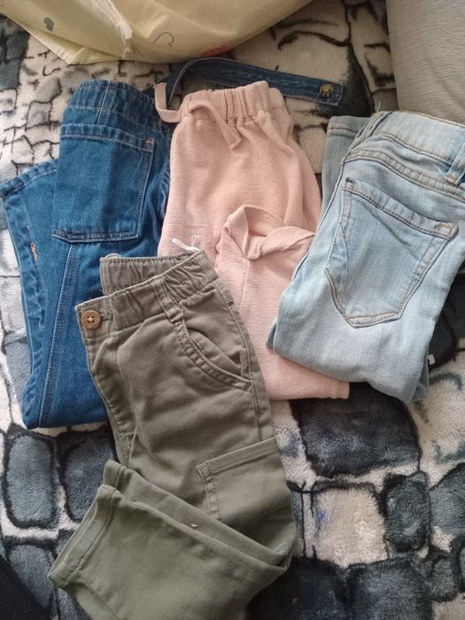 3 perechi pantaloni + 1 salopeta denim