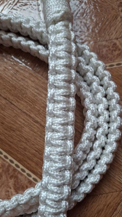 Продаётся поводок для собак ручной работы.на юге