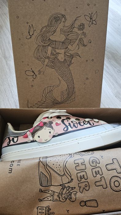 Кецове на марката Goby с уникален принт