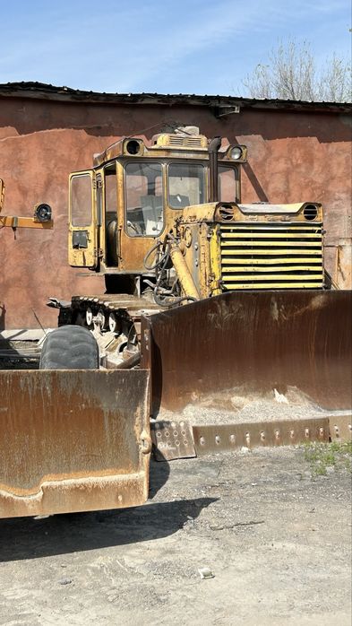 Трактор бульдозер т130,грейдер 143