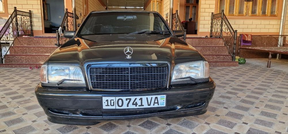 Mercedes w202 sotiladi.