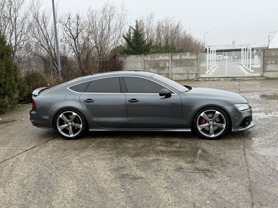 Audi RS7 bi-turbo 313 cp