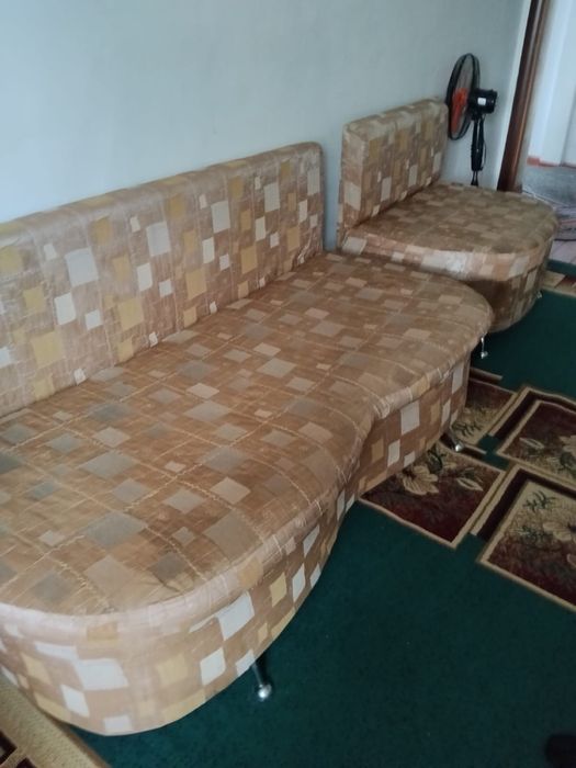 Диван раскладной с пуфиком