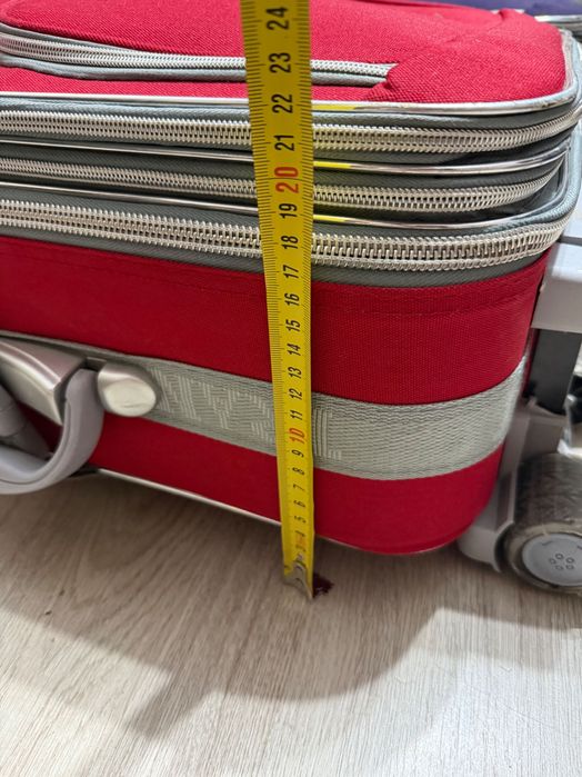 Два куфара за път