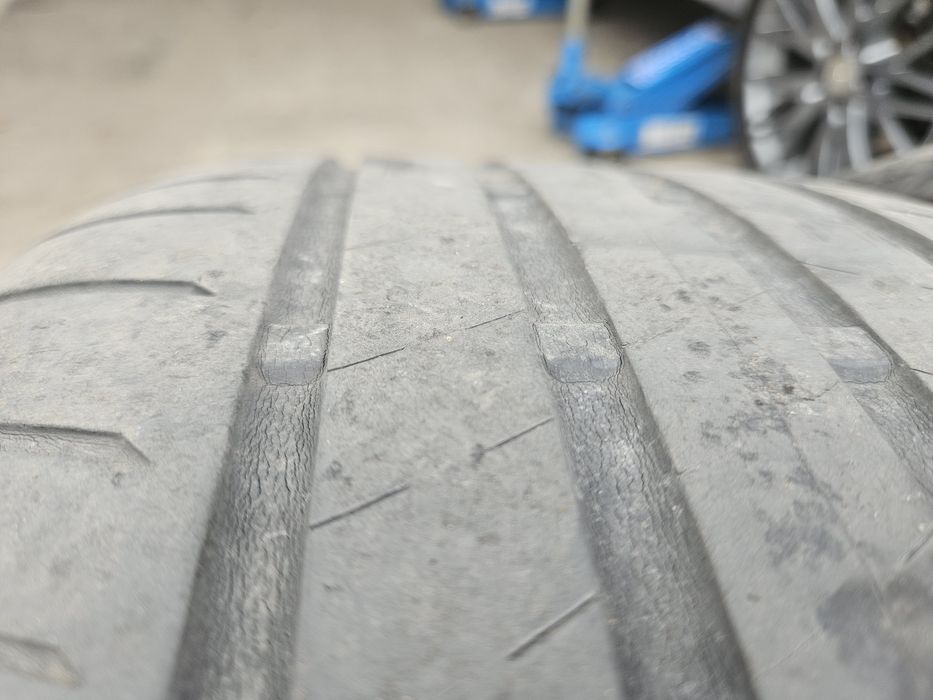 Продават се летни гуми 245/45/18 Bridgestone turanza t005