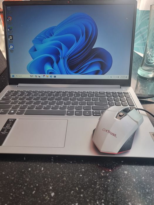 Laptop Lenovo nou