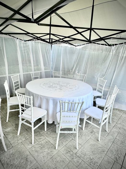 Închiriere Corturi Evenimente Vâlcea - Scaune Chiavari & Mese Rotunde
