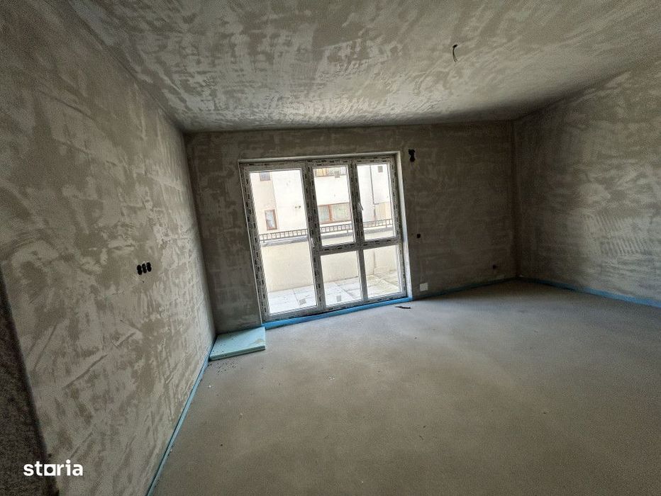 Apartament de 4 camere , 89 mp utili, terasa 103mp, zona VIVO
