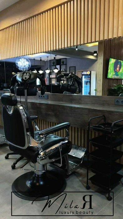 В очень уютную студию требуются Стилисты Колористы Визажисты Бровисты