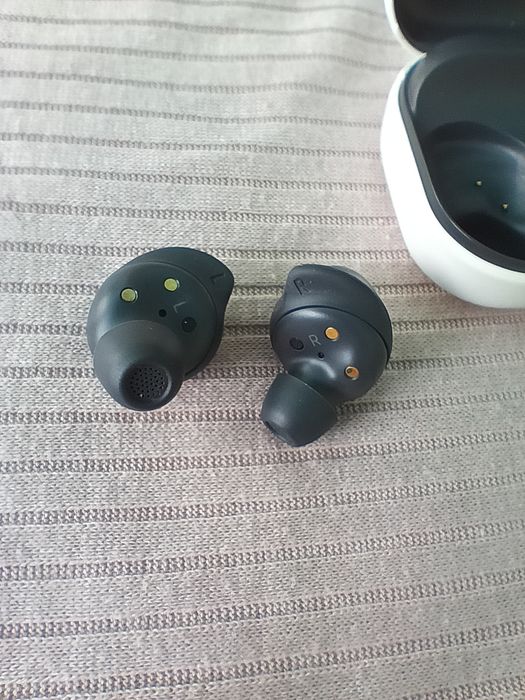 Galaxy Buds Fe безжични слушалки