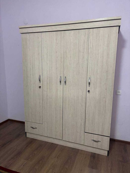 Мебель кухонный, мебел для гостинной, двухспальной кровать и шкаф.