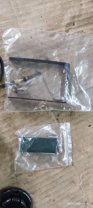 Чисто нов оборотомер за кола със стойка!!