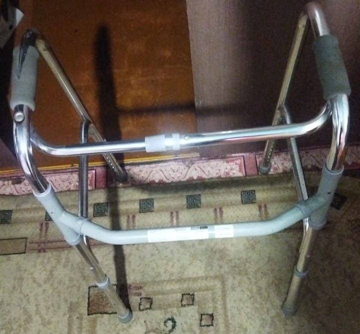 Продам ходунки 13000