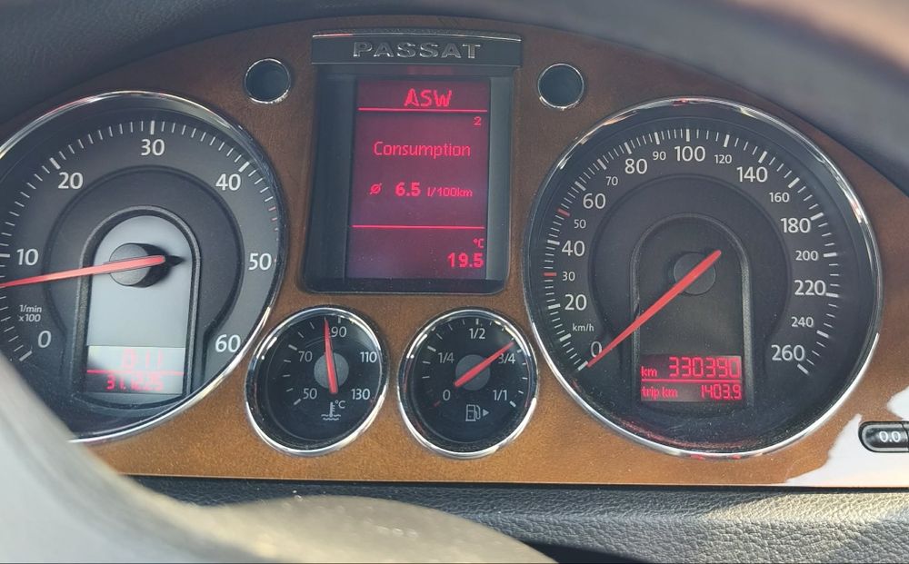 Full fara trapa Vând Volkswagen Passat B6 – 2006 – 2.0 TDI BKP – 140 CP