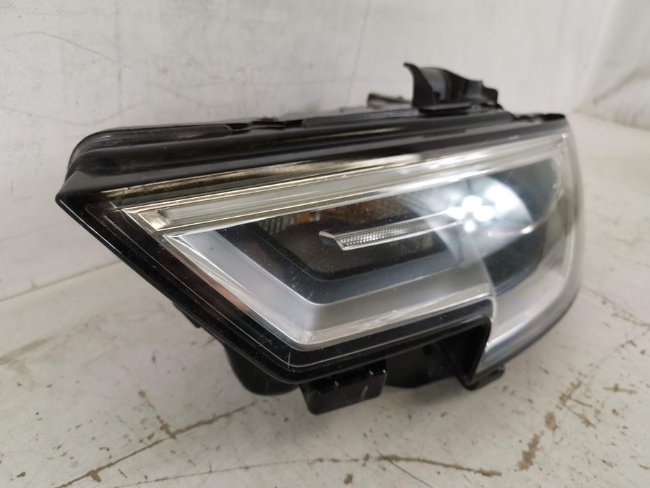 Фар Ляв Лед Ксенон Ауди А3 8В [фейслифт] [ - ] Оригинален Повреден Far