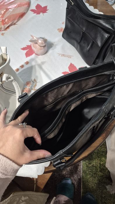 Черна дамска чанта