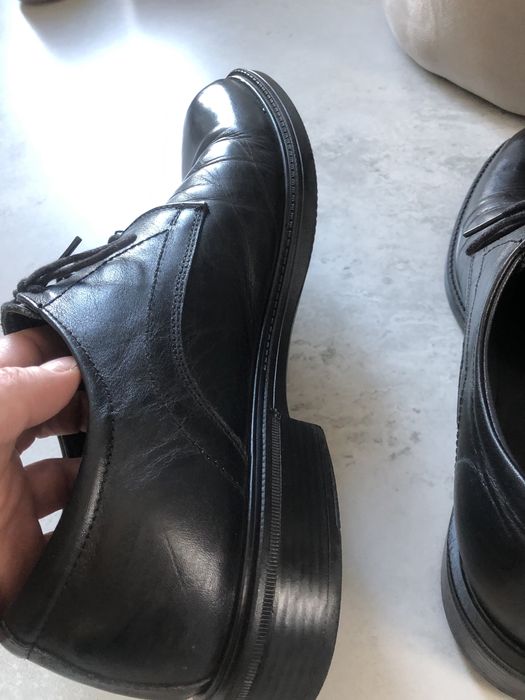 Pantofi din piele, marimea 42.