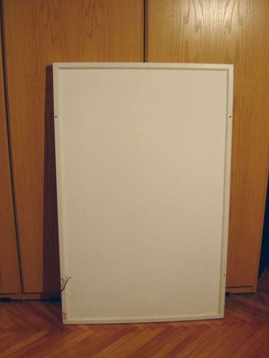 Vând panou cu infraroşii, de 450 W, alb.