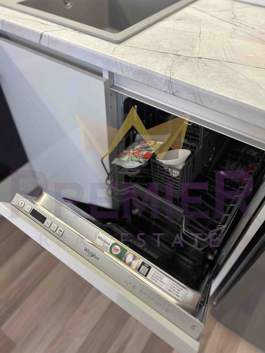 Дава се под наем Двустаен апартамент в к.к. Св.Св. Константин и Елена - 70 кв.м за 598.23 € - Снимка #3