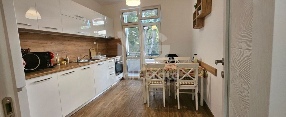 Продава се Тристаен апартамент в Пловдив, Каменица 1 - 110 кв.м за 1576 €/кв.м - Снимка #3