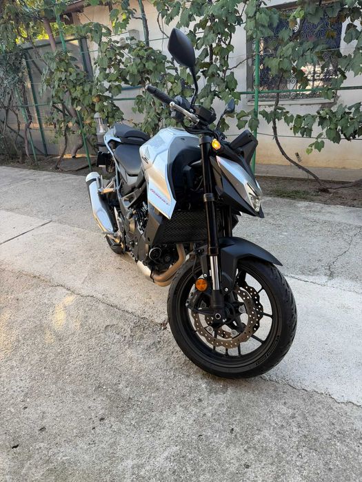 Motocicleta Honda CB750 Hornet - tva deductibil