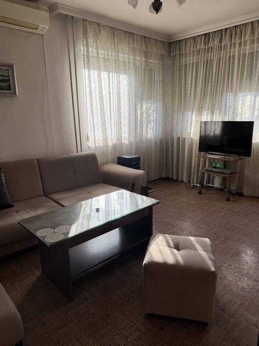 Тристаен апартамент кв. Център