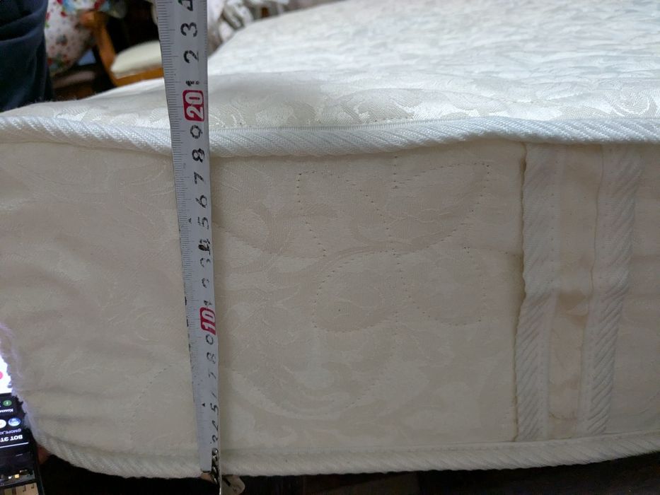 Кровать с матрасом 160х200