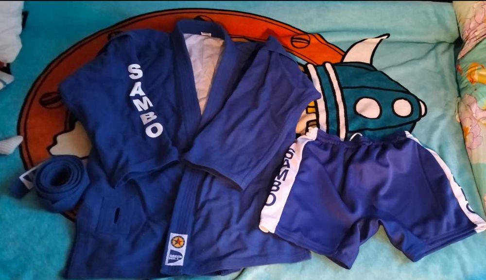 Продам кимоно на 13-16 лет (синего цвета)