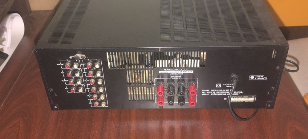 Vând amplificator Akai AM-47