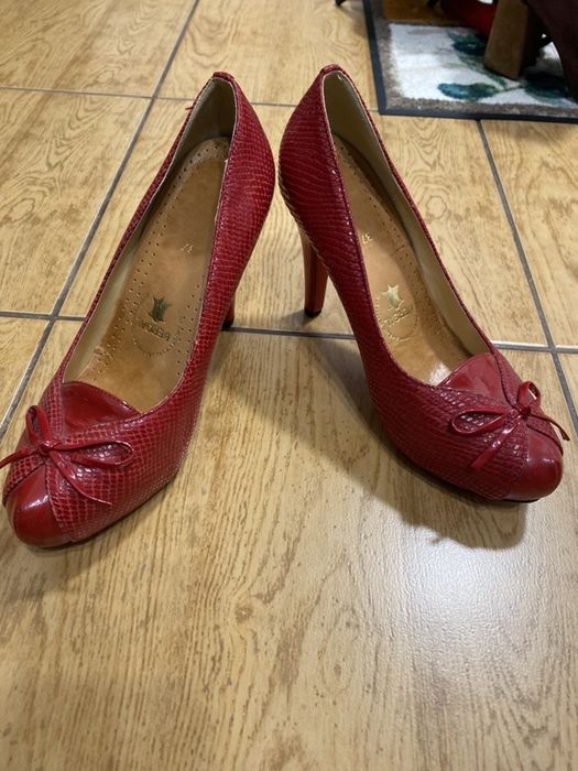 Pantofi piele noi - marimea 37