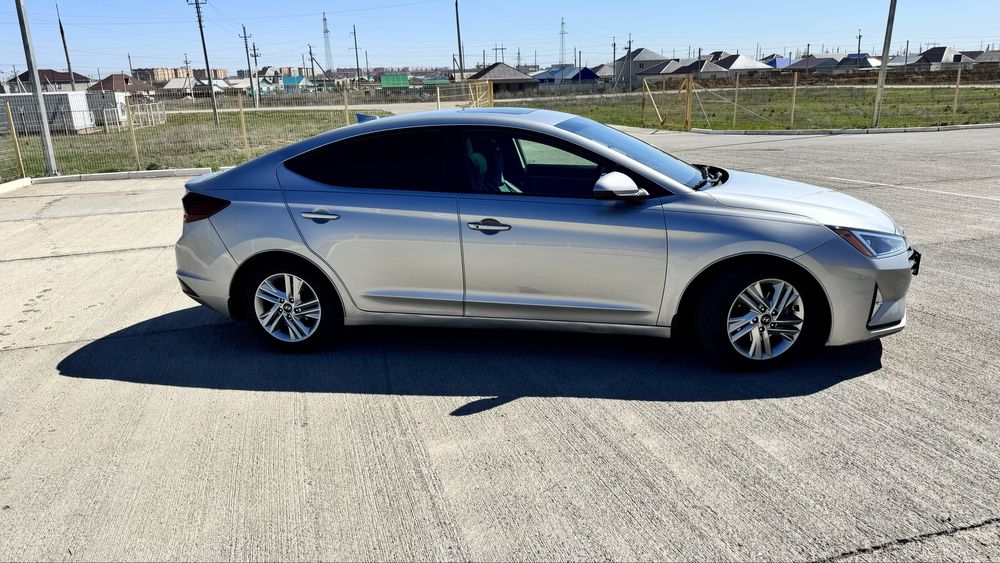 Машина Хюндай Элантра