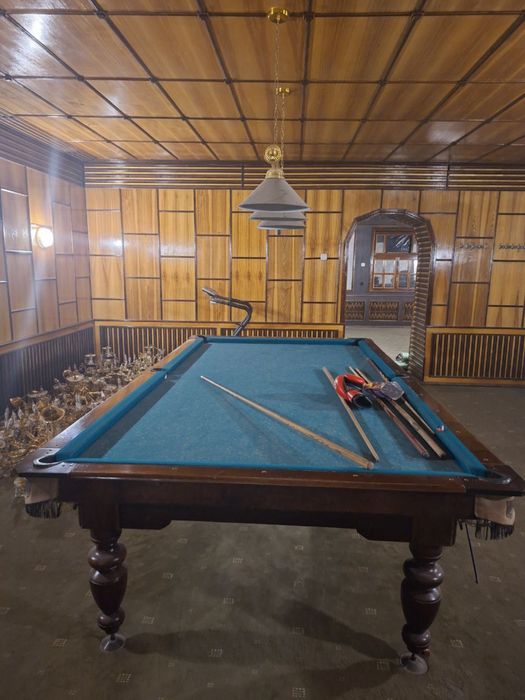 Billiardniy stol sotiladi mramrli