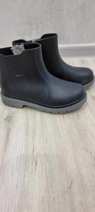 Продам резиновые сапожки