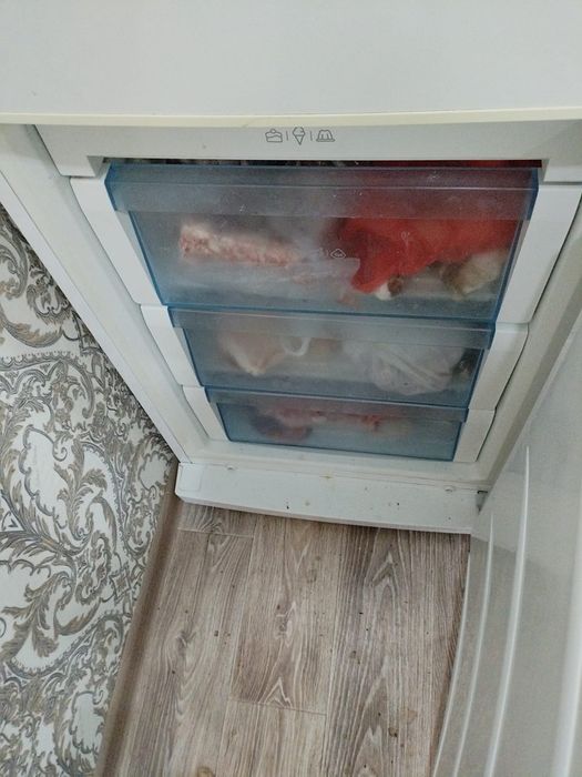 Продаю холодильник