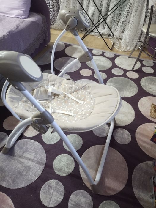 Продам качельку с рождения