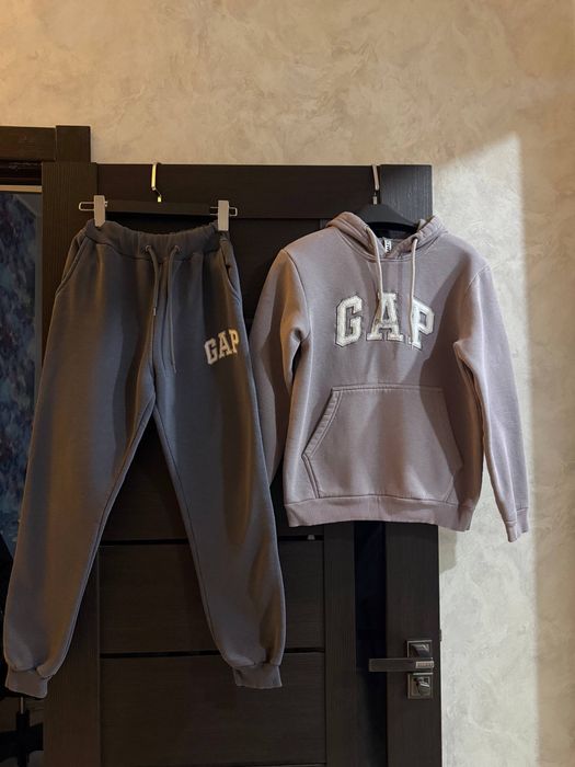 Спортивный утеплённый костюм