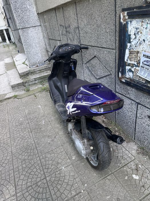 Скутер Aprilia Sr 50