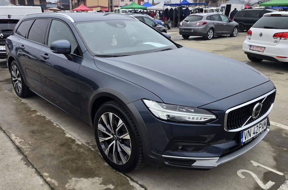 Volvo V90 Cross Country