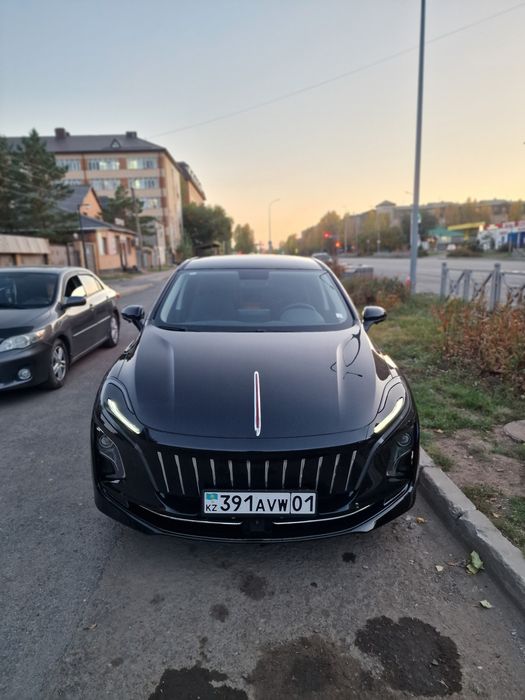 Hongqi e-qm5 в аренду под такси