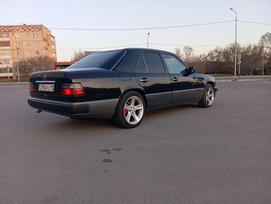 Продам Мерседес 124
