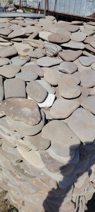 Vând piatră naturală de rău
