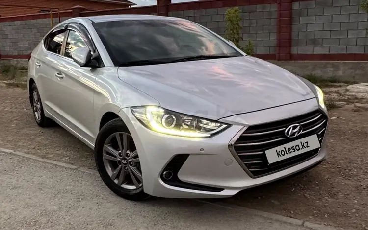 Чехлы Huyndai Elantra